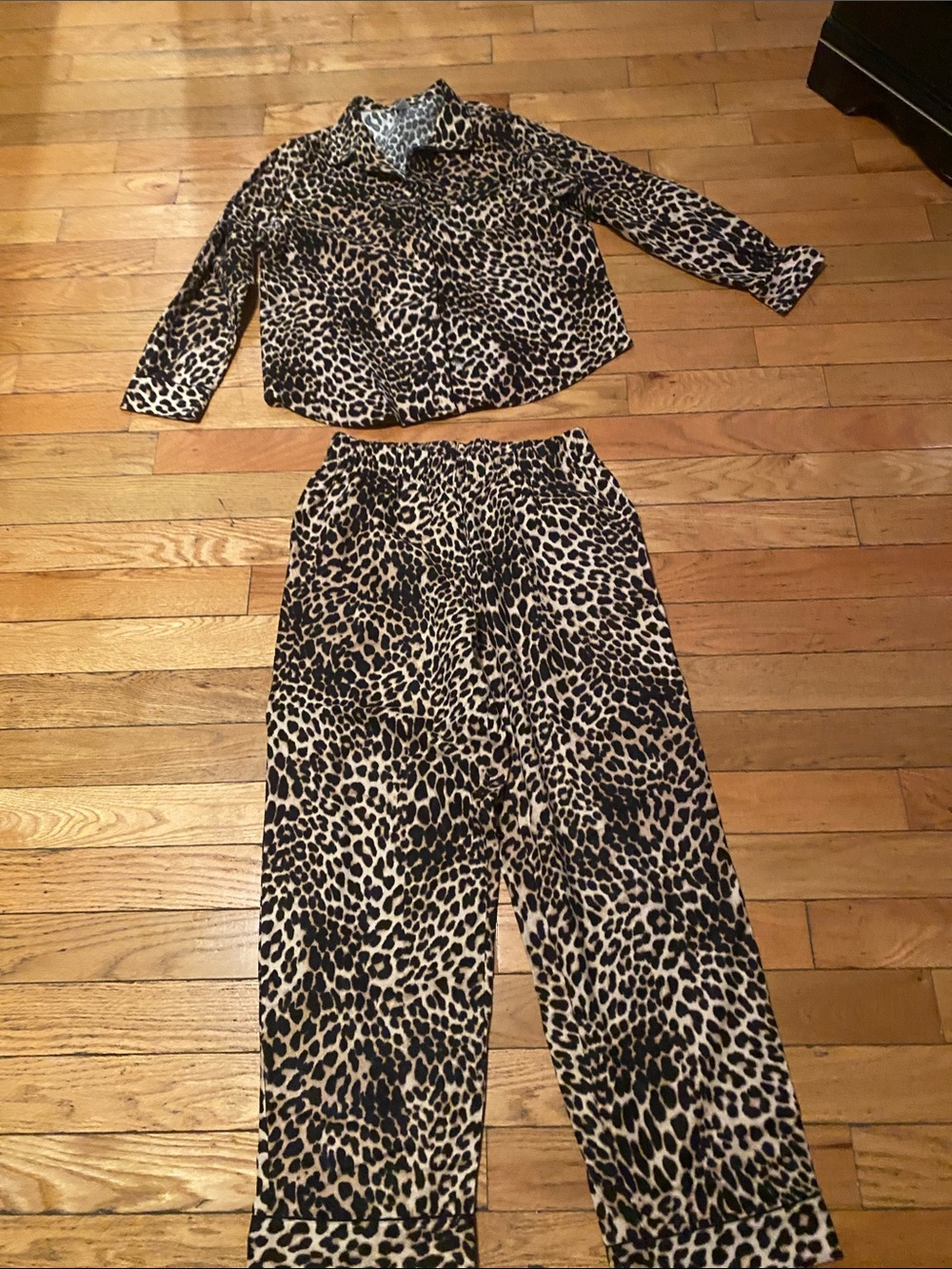 Liz Claiborne Leopard Print Lounge Set - Black and Tan